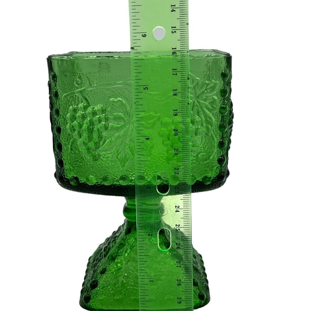 Vintage Green Depression Glass Goblet With Embossed Grape & Vine Pattern 5 1/2" - Picture 8 of 9